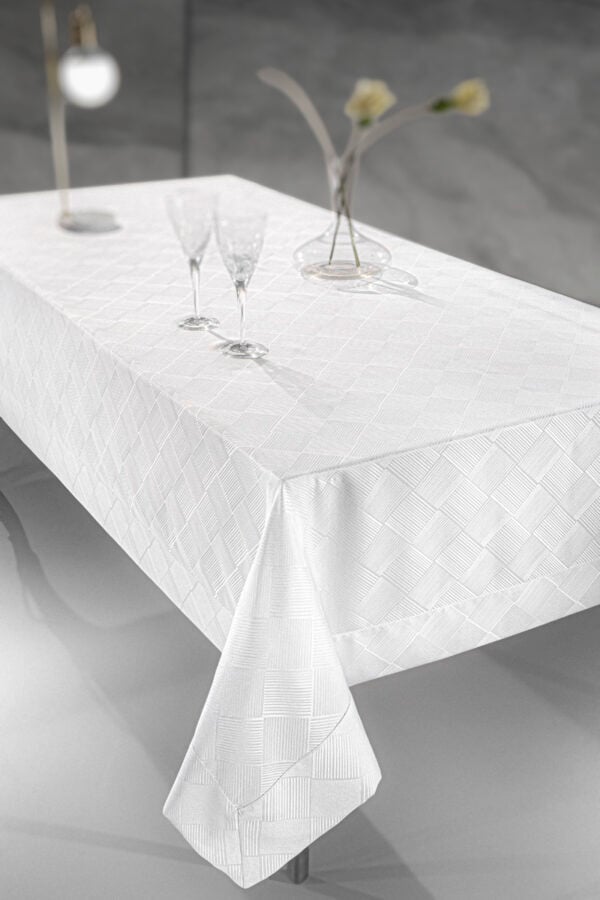 ΤΡ.ATTITUDE WHITE 160X260 - Guy Laroche