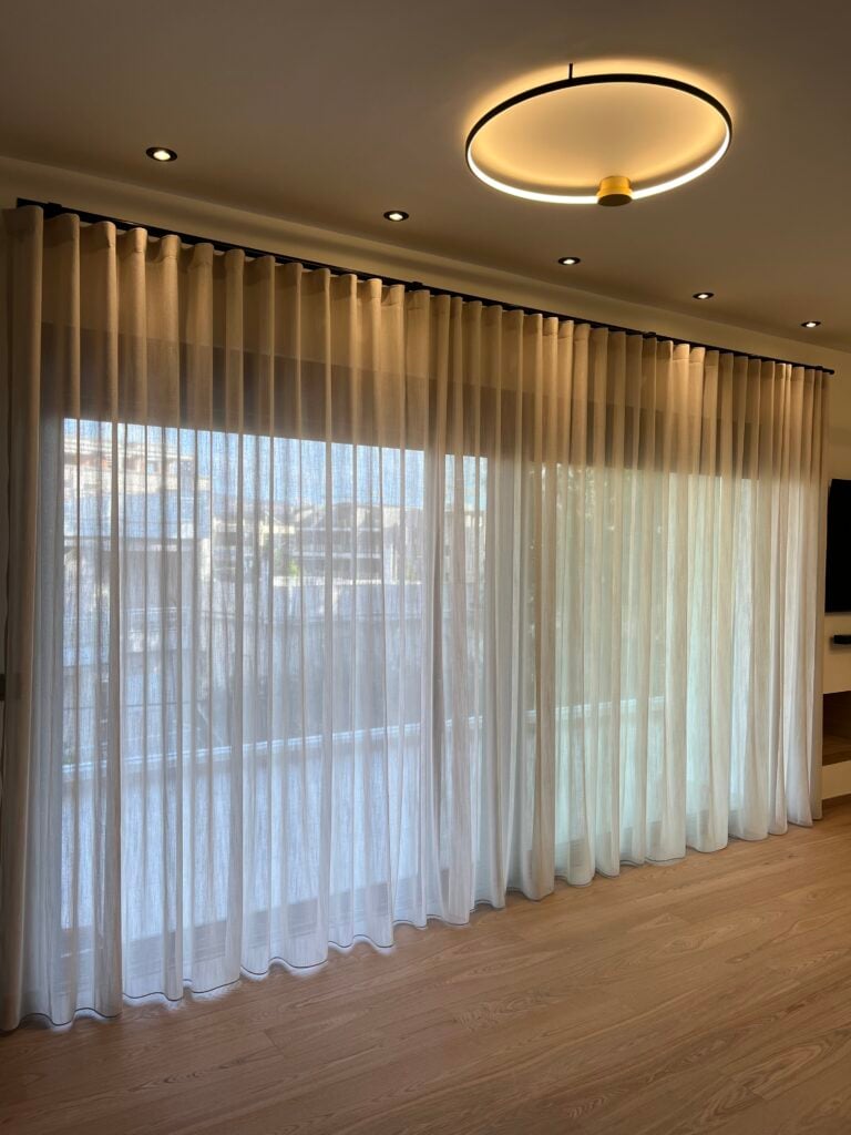 Τελικό αποτέλεσμα ειδικής κατασκευής κουρτίνας.